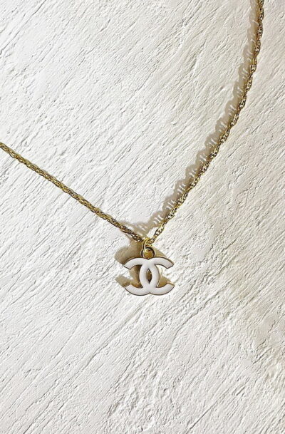 Dreamized 27 Chanel White noise necklace