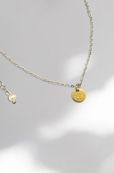 Dreamized 7 Minior Dior necklace on